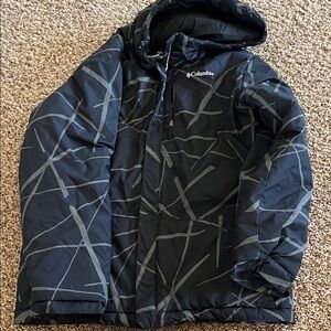 Columbia Black Puffer Jacket with Gray Graphic Lines kids xl 18/20